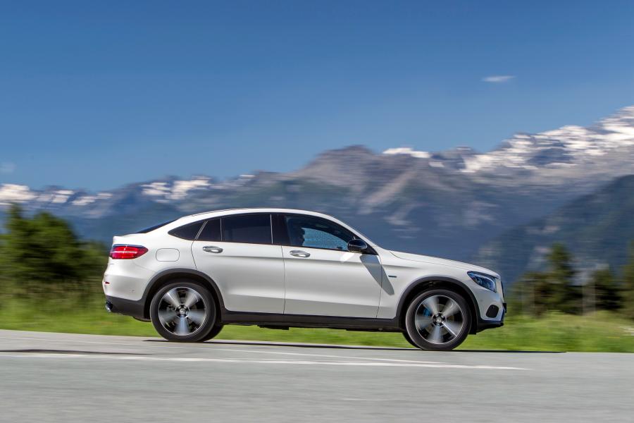  Mercedes-Benz GLC350 e 4Matic Coupe 2016 года  (фото 15 из 43)